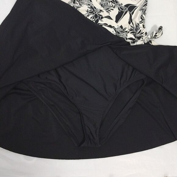 Apt 9 Black White Floral Halter Wrap Front One Piece Swimsuit Dress XL - Picture 9 of 15